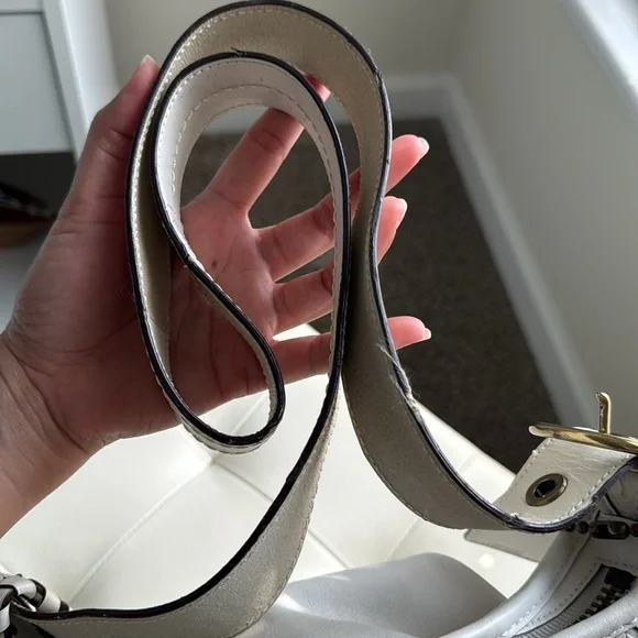 Coach White Sling /Shoulder Leather Bucket Bag - Picture 6 of 13
